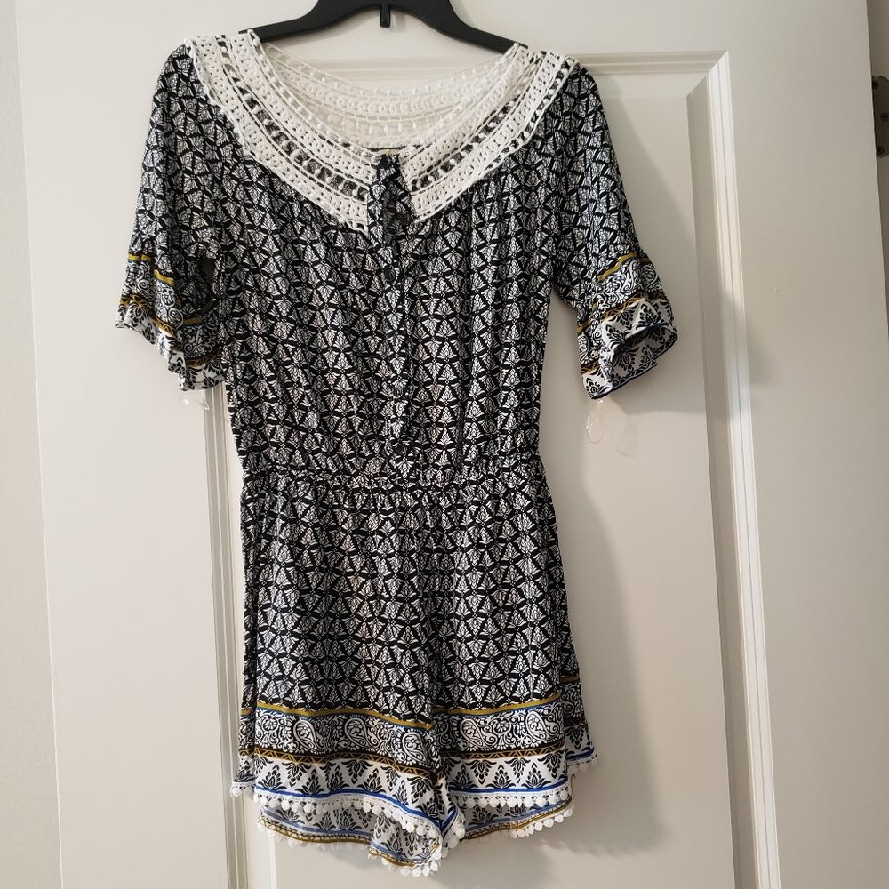 Available by Angela Fashion Size S